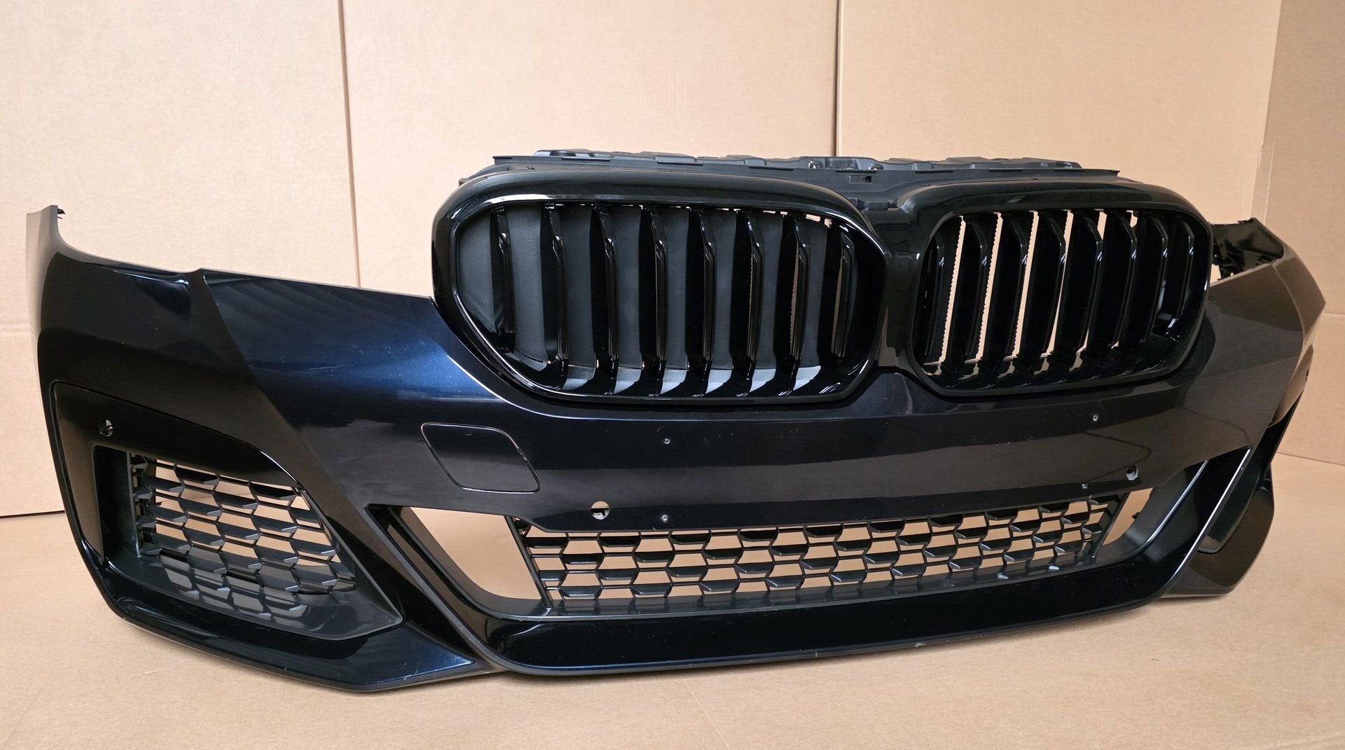 Voorbumper BMW 5 Serie G30 G31 LCI M PAKKET 51118098644 PDC, Gebruikt, -, Voor, Ophalen of Verzenden