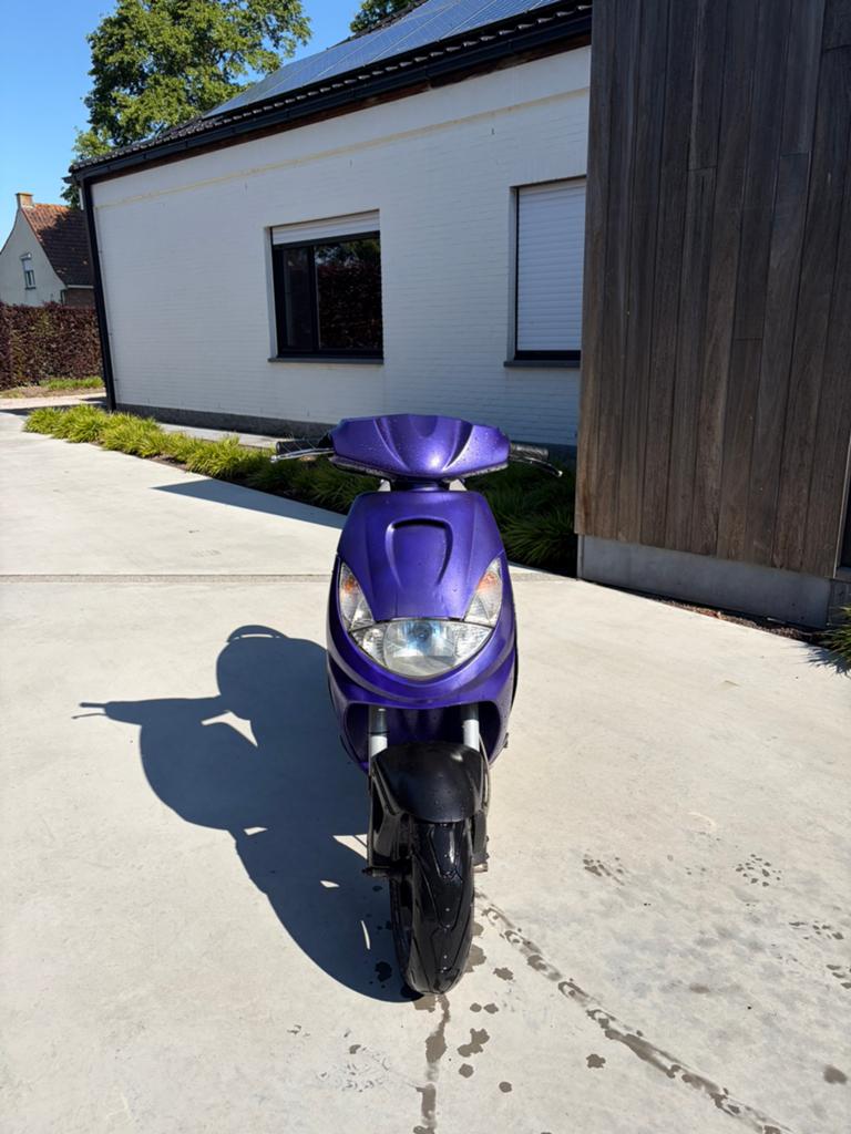 Peugeot vivacity, Fietsen en Brommers, Ophalen, Tweetakt, Klasse A (25 km/u), Zo goed als nieuw