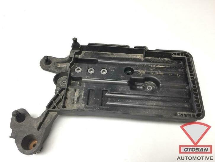 audi a3 8v s line sportback accubak accu bak vag 5q0915321g, Gebruikt, AUDI AG, Auto-Union-Strasse 1
85045  Ingolstadt, DE, Audi