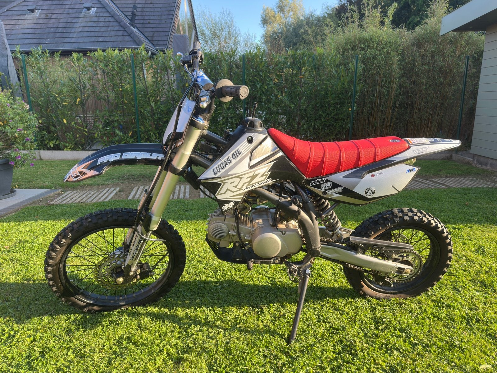 Apollo RFZ 140cc, Zo goed als nieuw, 4 versnellingen, Ophalen, 140 cc