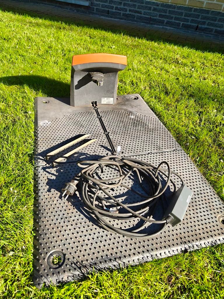 Stihl basisstation robotmaaier, Tuin en Terras, Ophalen, Gebruikt, Stilh
