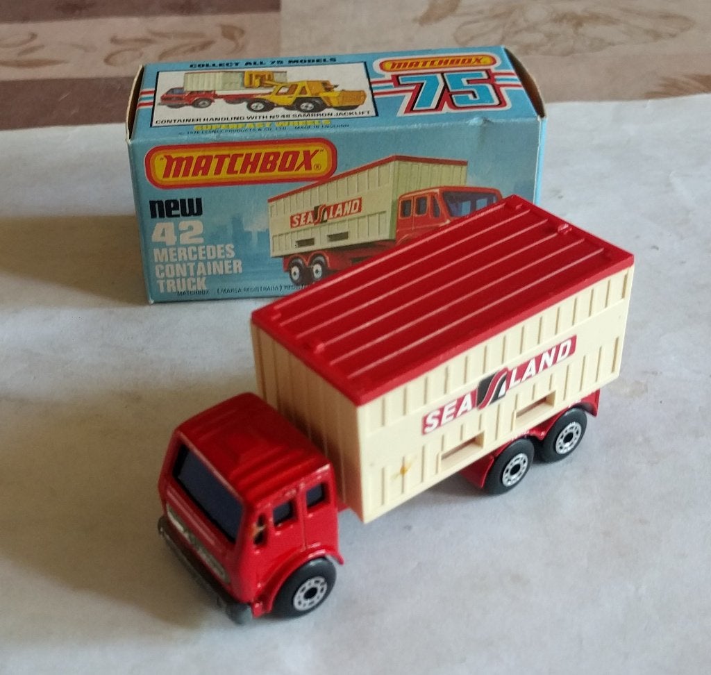 Matchbox #42 Mercedes Container Truck, Ophalen of Verzenden, Zo goed als nieuw, Bus of Vrachtwagen