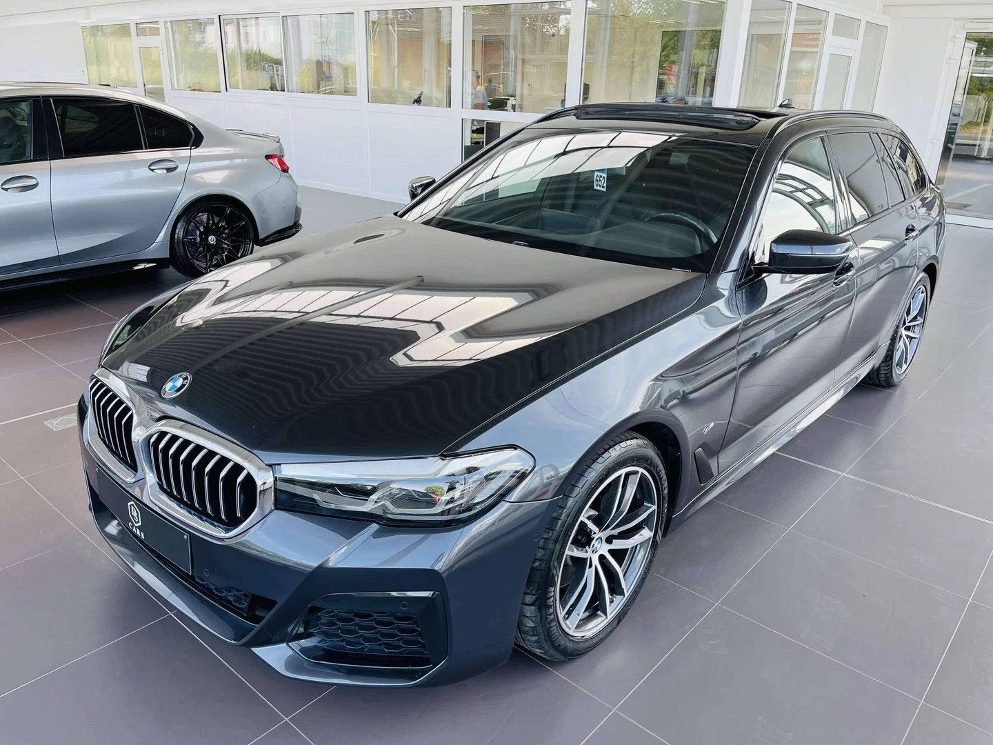 BMW 5 Serie 520 dA * GARANTIE + PACK M + TOIT PANO + LED + G, Cuir, Argent ou Gris, Euro 6, Entreprise