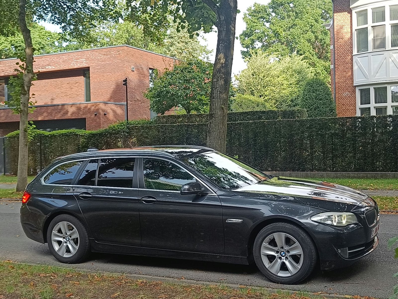 BMW 520D AUTOMAAT TOURING - FULL OPTION - NIEUWSTAAT!!, Auto's, Automaat, Euro 5, 1995 cc, Zwart