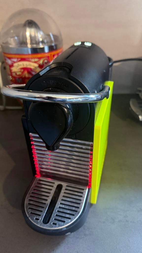 Machine à café Nespresso Krups avec 1 face vert citron, Electroménager, Cafetières, Enlèvement