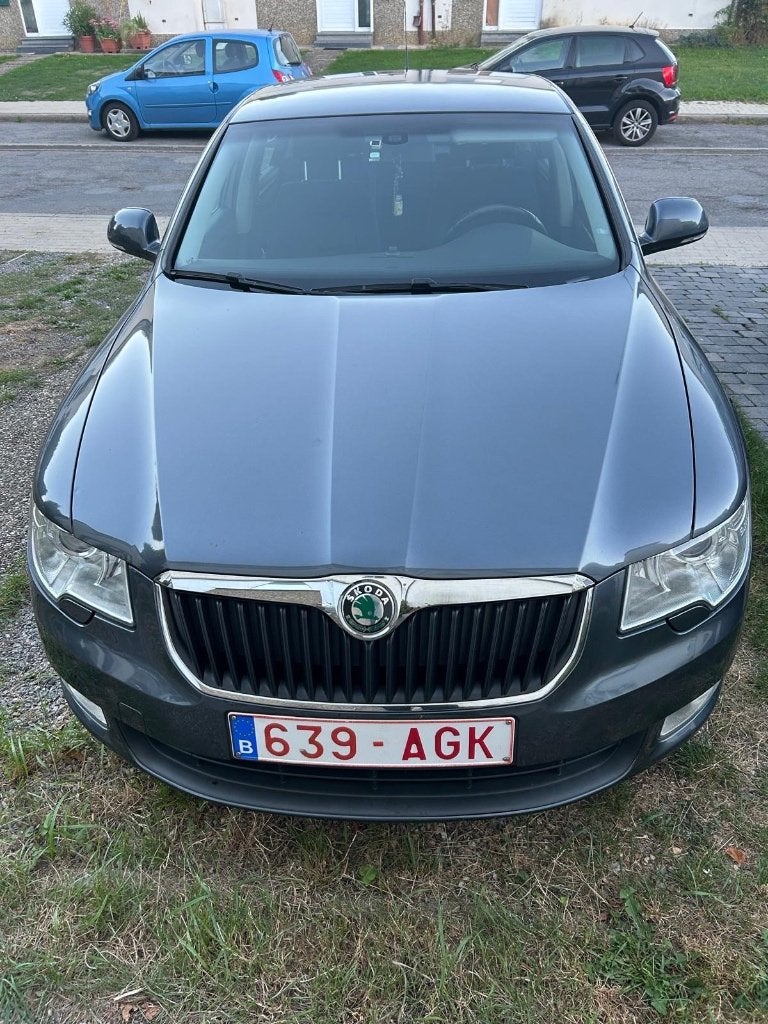 Skoda superb TDI 2009, Autos, Argent ou Gris, Achat, Boîte manuelle, Entretenue par le concessionnaire