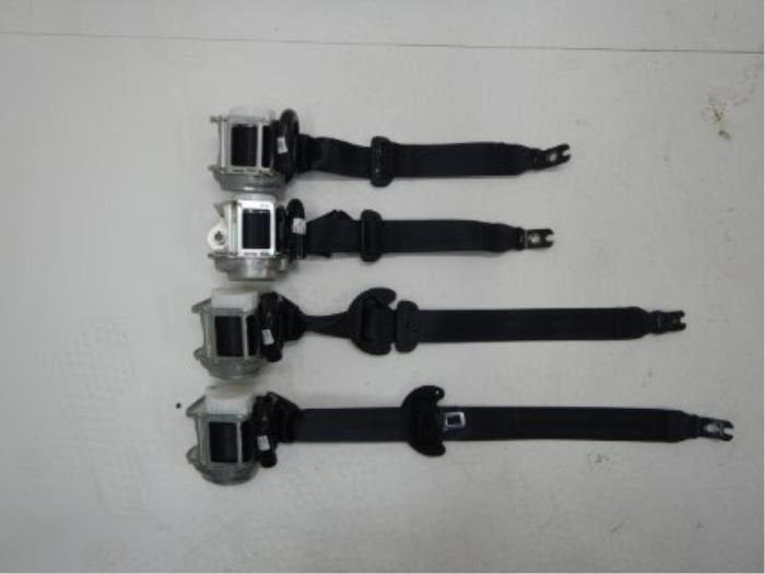 VW Golf 8 gordelset voor+achter L+R, Ophalen of Verzenden, Gebruikt