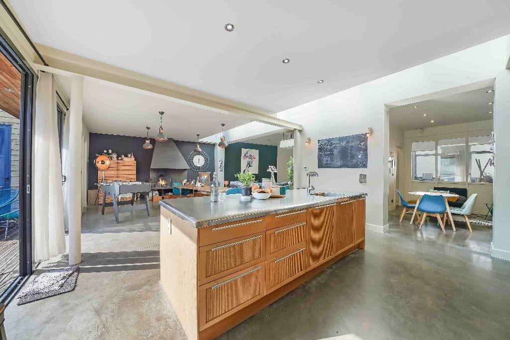 Superbe et large maison bourgeoise 3 façades, Immo, Huizen en Appartementen te koop, Provincie Henegouwen, 200 tot 500 m², Twee onder één kap