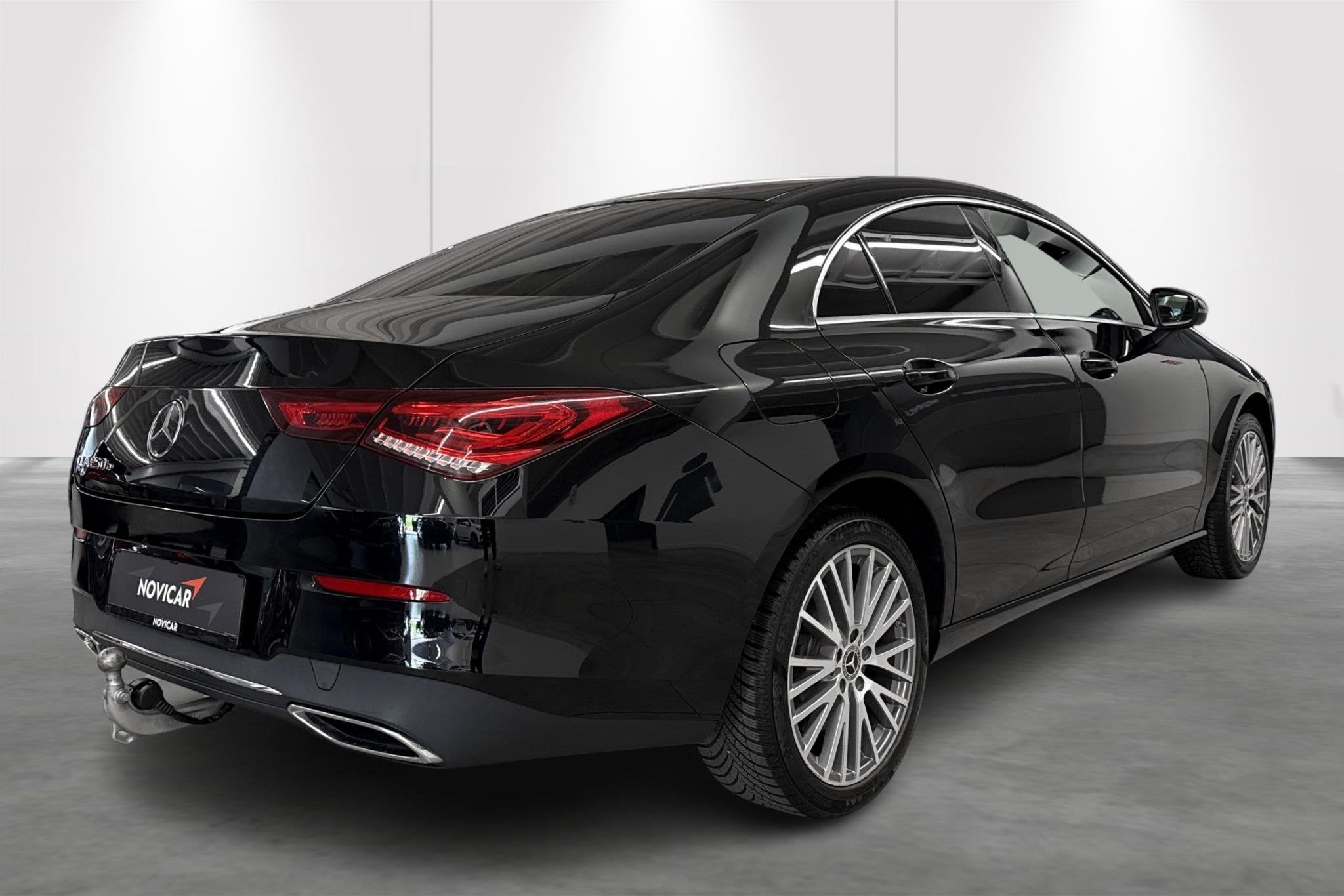 Mercedes-Benz CLA CLA 250e - TREKHAAK + SENSOREN + GPS, Auto's, Mercedes-Benz, Stof, Zwart, 4 cilinders, Zwart