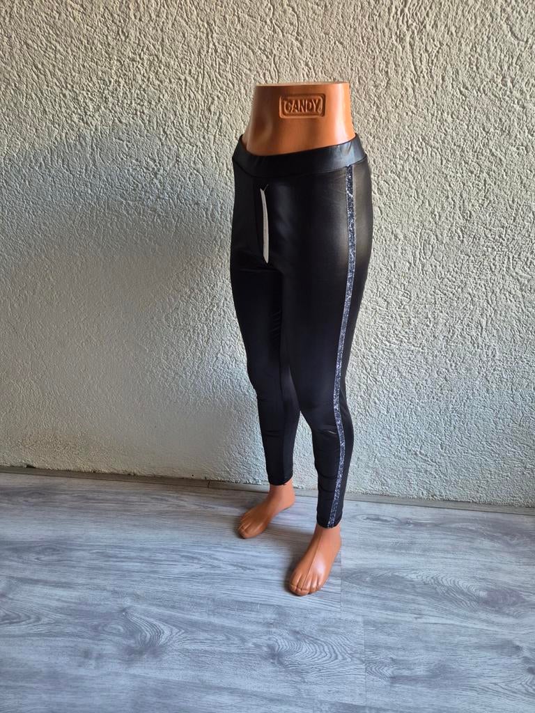 Leggingen dames maat is one size - € 3,-, Kleding | Dames, Leggings, Maillots en Panty's, Overige kleuren, Nieuw, Overige maten