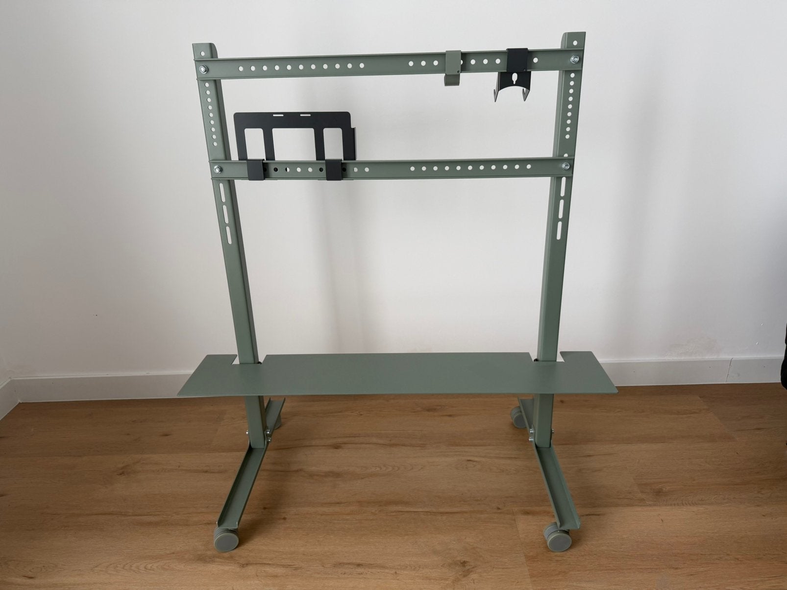 PEDESTAL Tv-mount ‘Straight Rollin’ + mounts, Enlèvement, Comme neuf