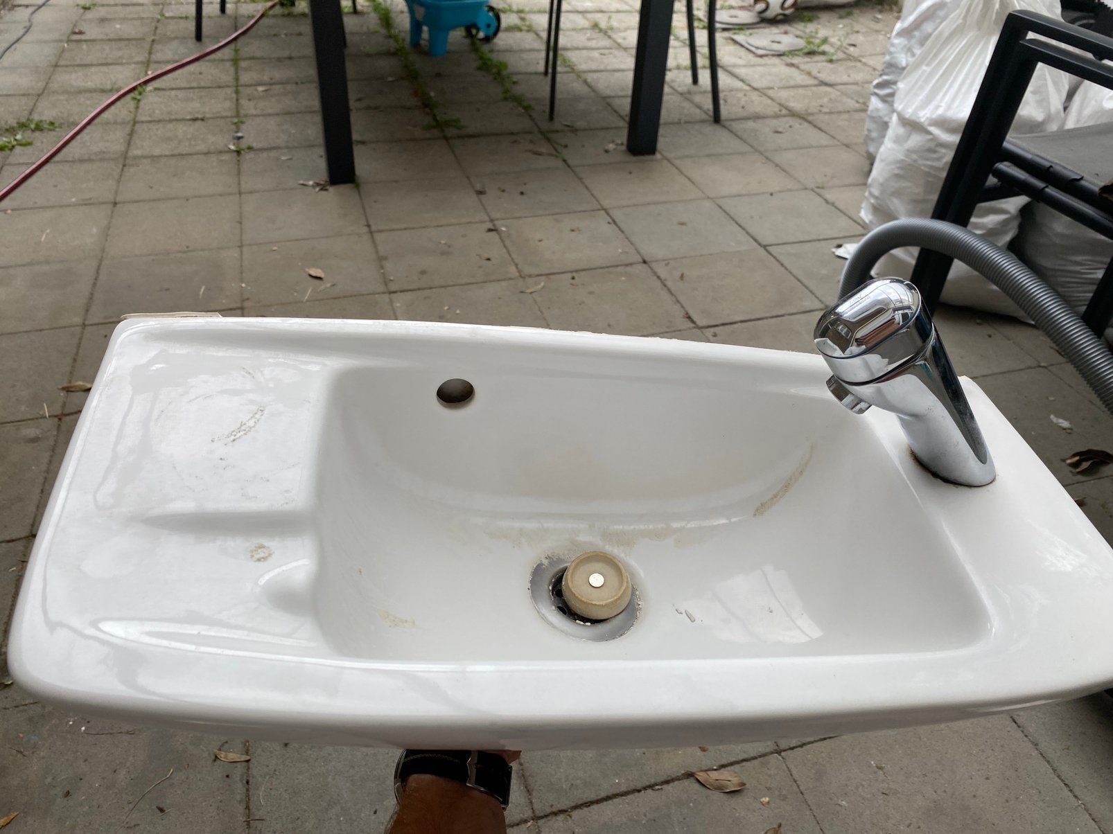 Wastafel met enkele kraan, Huis en Inrichting, Badkamer | Badkamermeubels, Ophalen, Gebruikt, Wasbak of Wastafel