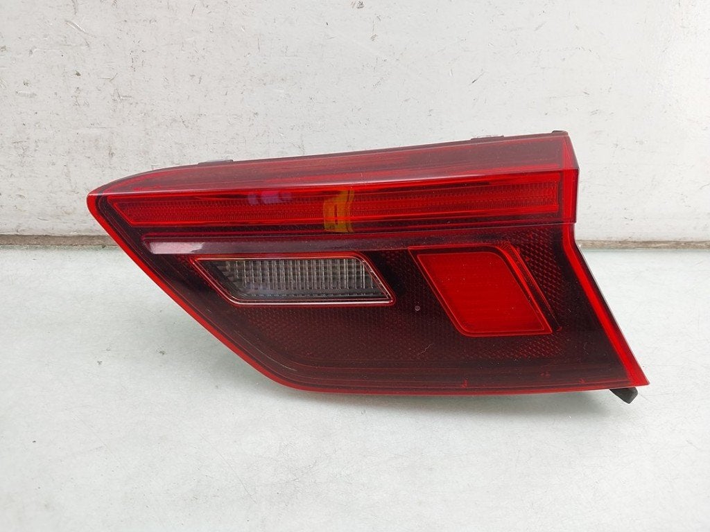 FEU ARRIÈRE DROIT Volkswagen Tiguan (AD1) (01-2016/04-2024), Volkswagen, Utilisé, Rixbecker Straße 75
59552  Lippstadt, DE, Info@forvia.com