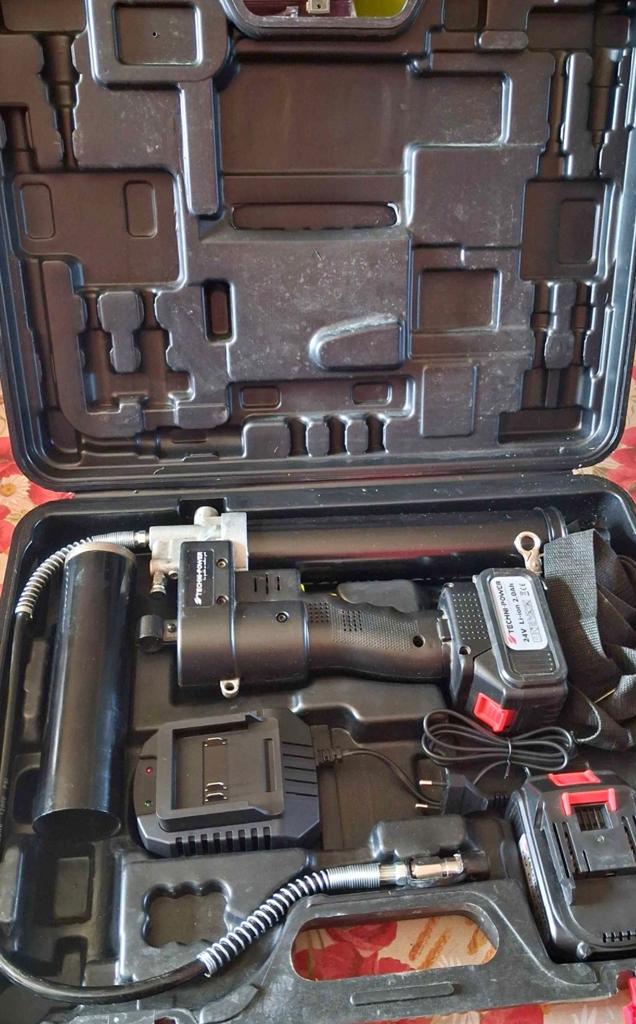 Pompe a graisse techni power, Bricolage & Construction, Enlèvement, Comme neuf
