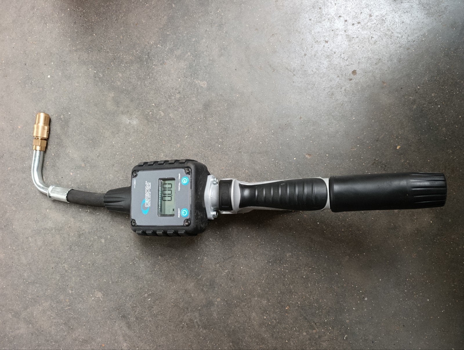 Pistolet distributeur d'huile