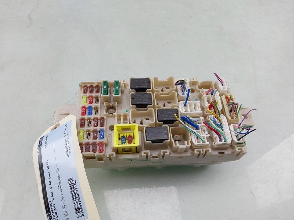 ZEKERINGKAST Space Star (A0) (|18637C706|8565A277|), Gebruikt, Info@mitsubishi-motors.de, MITSUBISHI, Mitsubishi