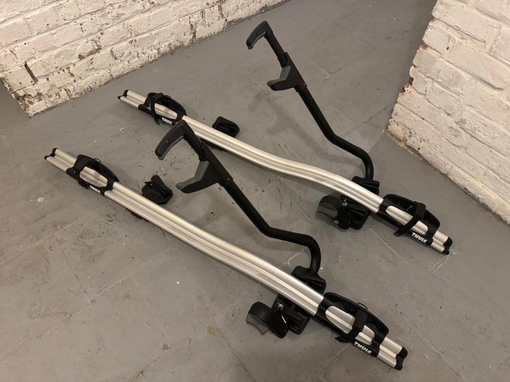Porte-vélos THULE ProRide (2x) - Etat impeccable, Autos : Divers, Porte-vélos, Comme neuf, Enlèvement