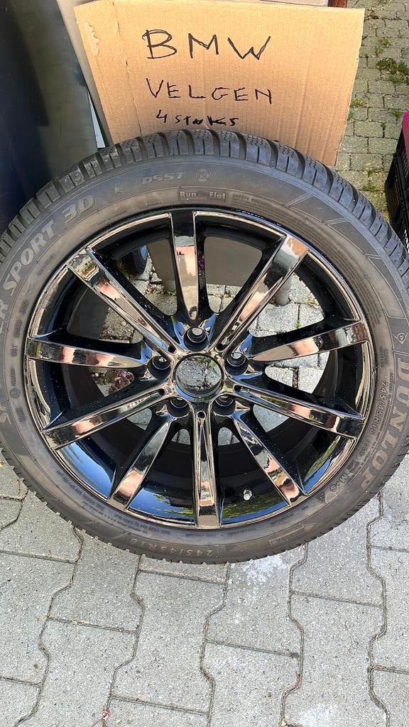 Velgen 18 inch BMW met bijna nieuwe Runflat winterbanden, Auto-onderdelen, Banden en Velgen, Ophalen, 18 inch, Velg(en), Winterbanden