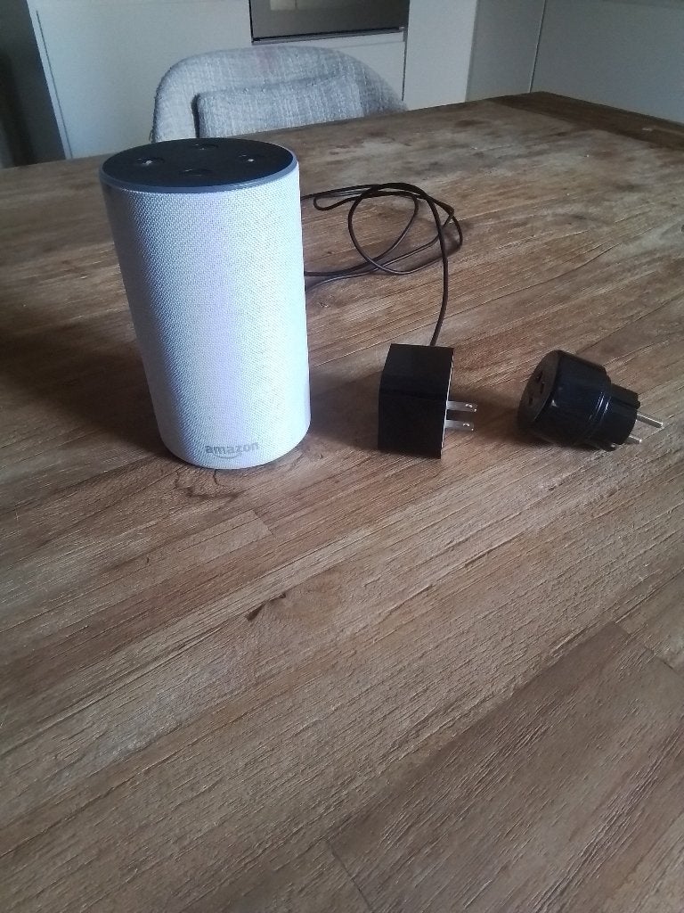 Amazon echo alexa + stekkeromvormer, Audio, Tv en Foto, Ophalen, Gebruikt, Minder dan 60 watt, Bluetooth
