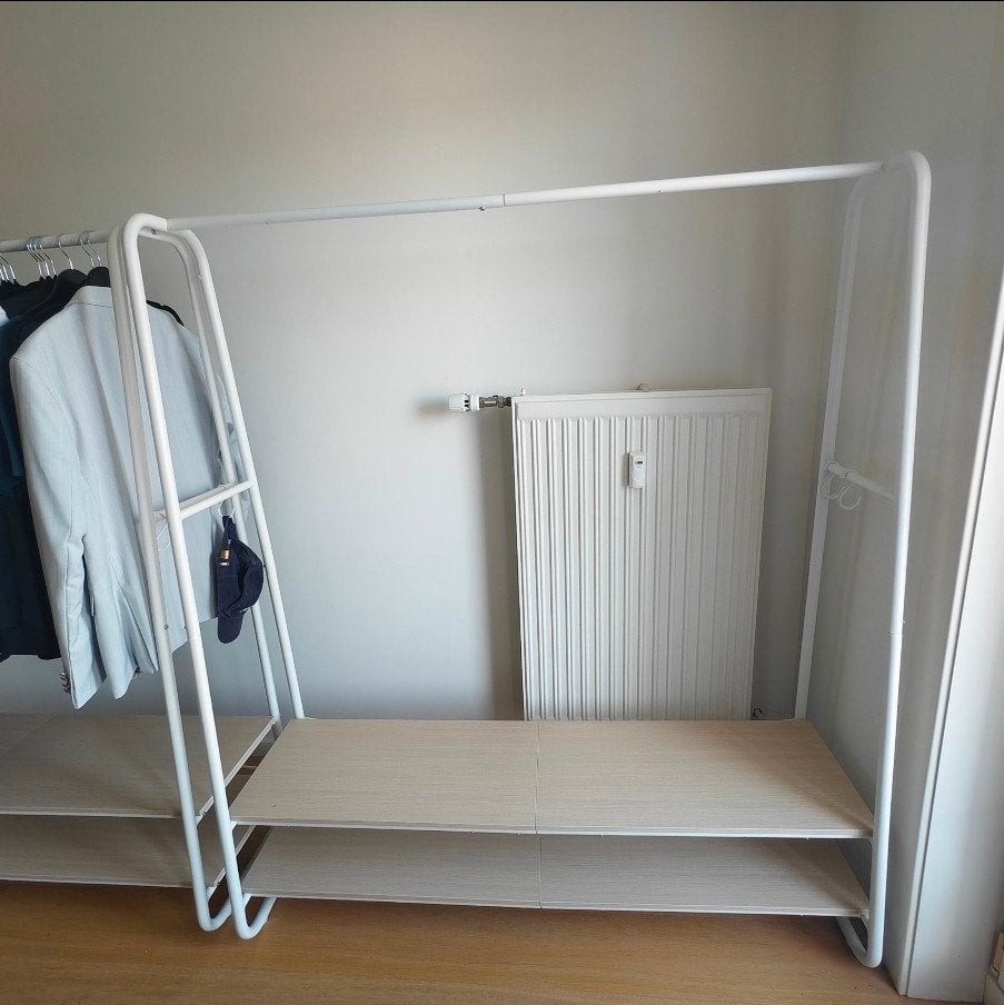 Porte-vêtements robuste et élégant avec étagères de rangemen, Enlèvement, Comme neuf