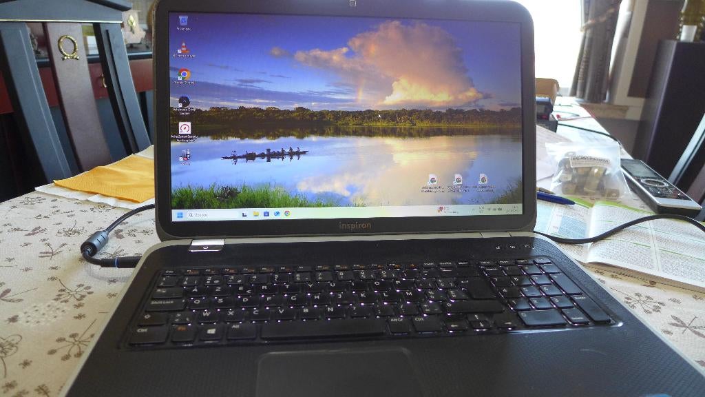 Laptop DELL INSPIRON 17 R SE 7720, Ophalen, Met videokaart, 2 tot 3 Ghz, Zo goed als nieuw