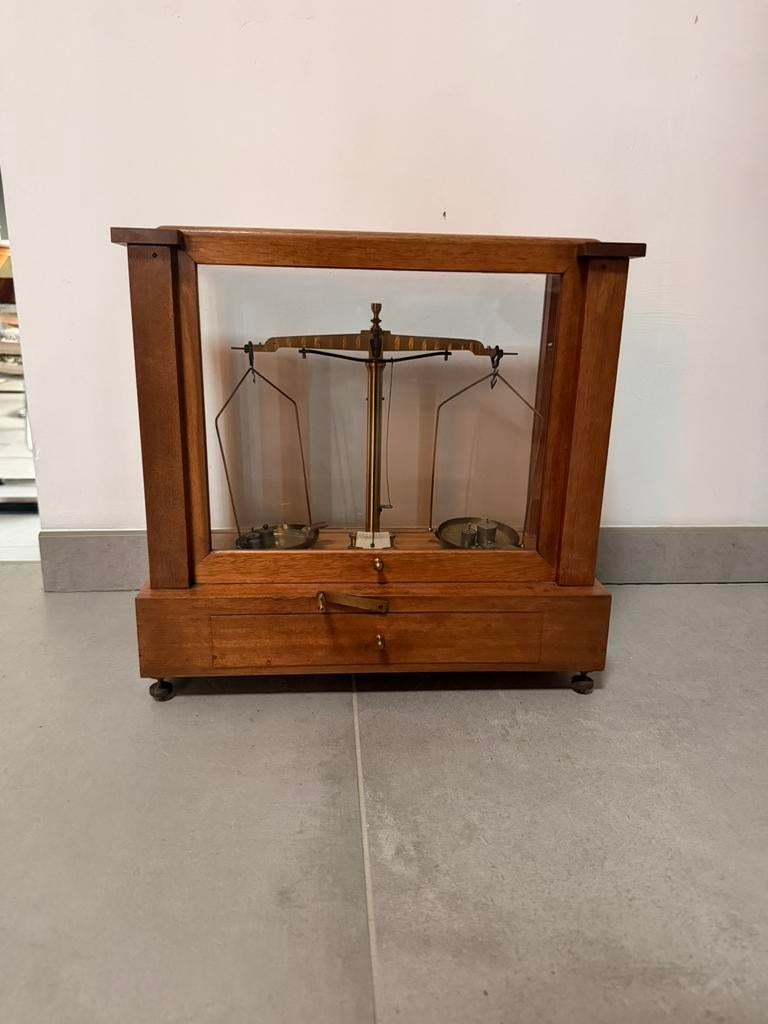 Ancienne balance pharmaceutique, Enlèvement ou Envoi