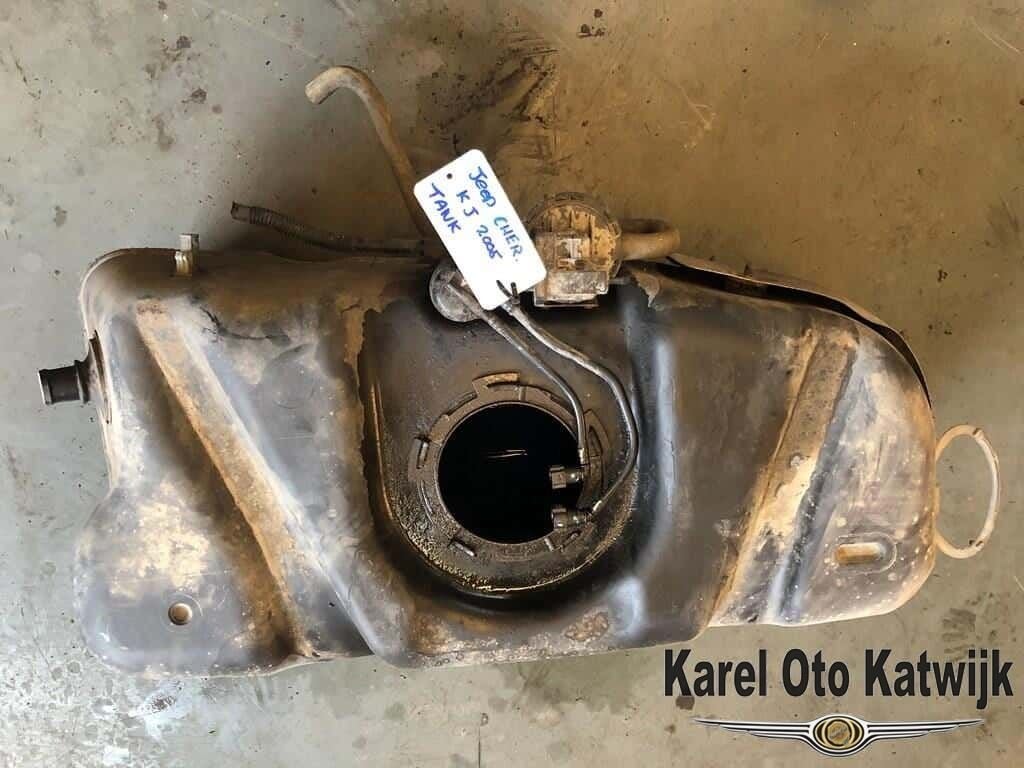 Benzinetank Jeep Cherokee KJ 3.7 i. 2005, Gebruikt, -, -, Ophalen of Verzenden