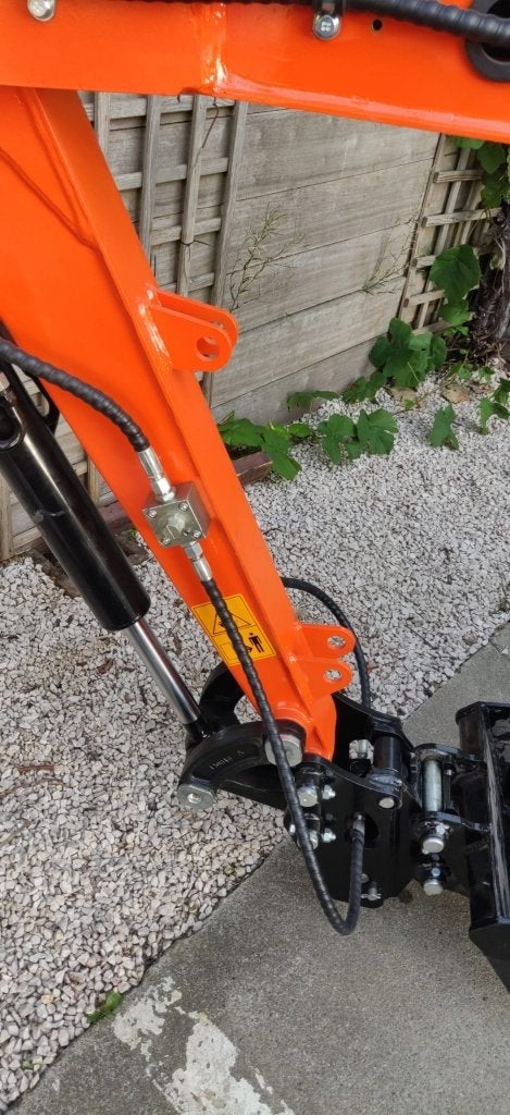 MINGRAVER KATCO GRAAFMACHINE MET CABINE 2700 KG, Ophalen