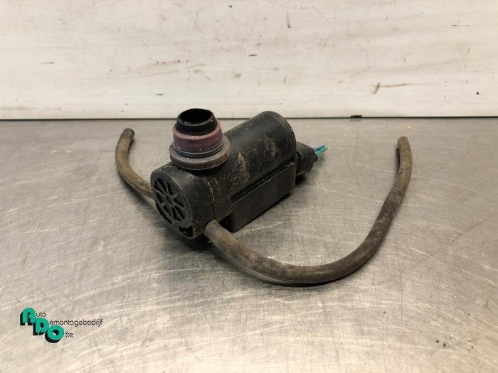 Pompe lave-glace avant d'un Toyota Starlet (Starlet 95-), -, 3 mois de garantie, Toyota, Utilisé