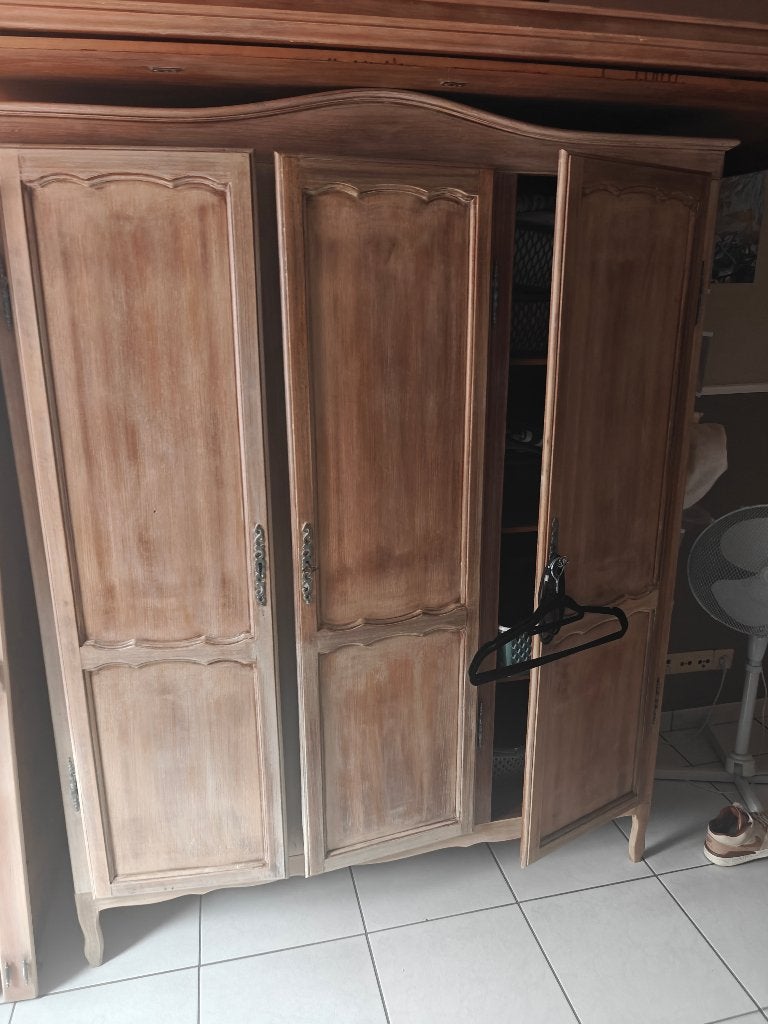 garde robe en bois 3 portes, Bois patinée, 100 à 150 cm, Utilisé, Avec porte(s)