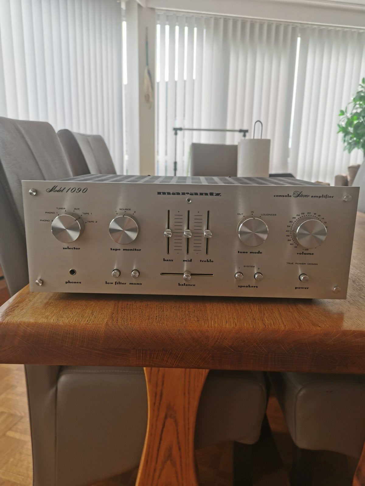 Marantz model 1090, Enlèvement, Marantz