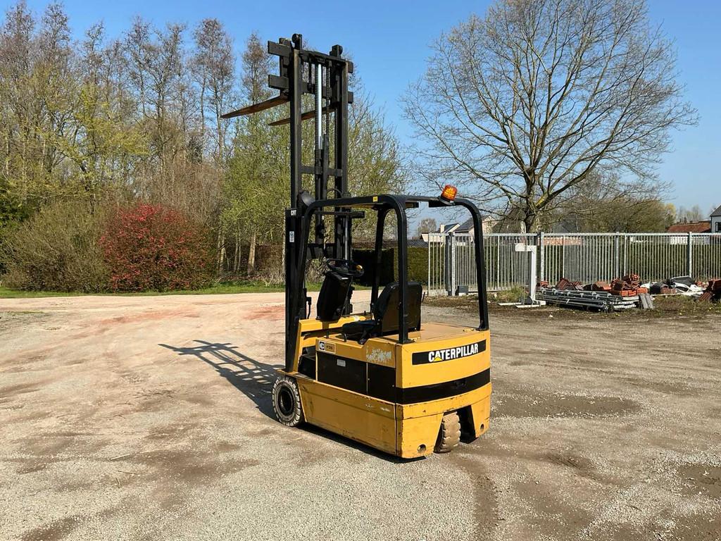 Chenille F35 Élévateur électrique, Électrique, Chariot élévateur, Caterpillar