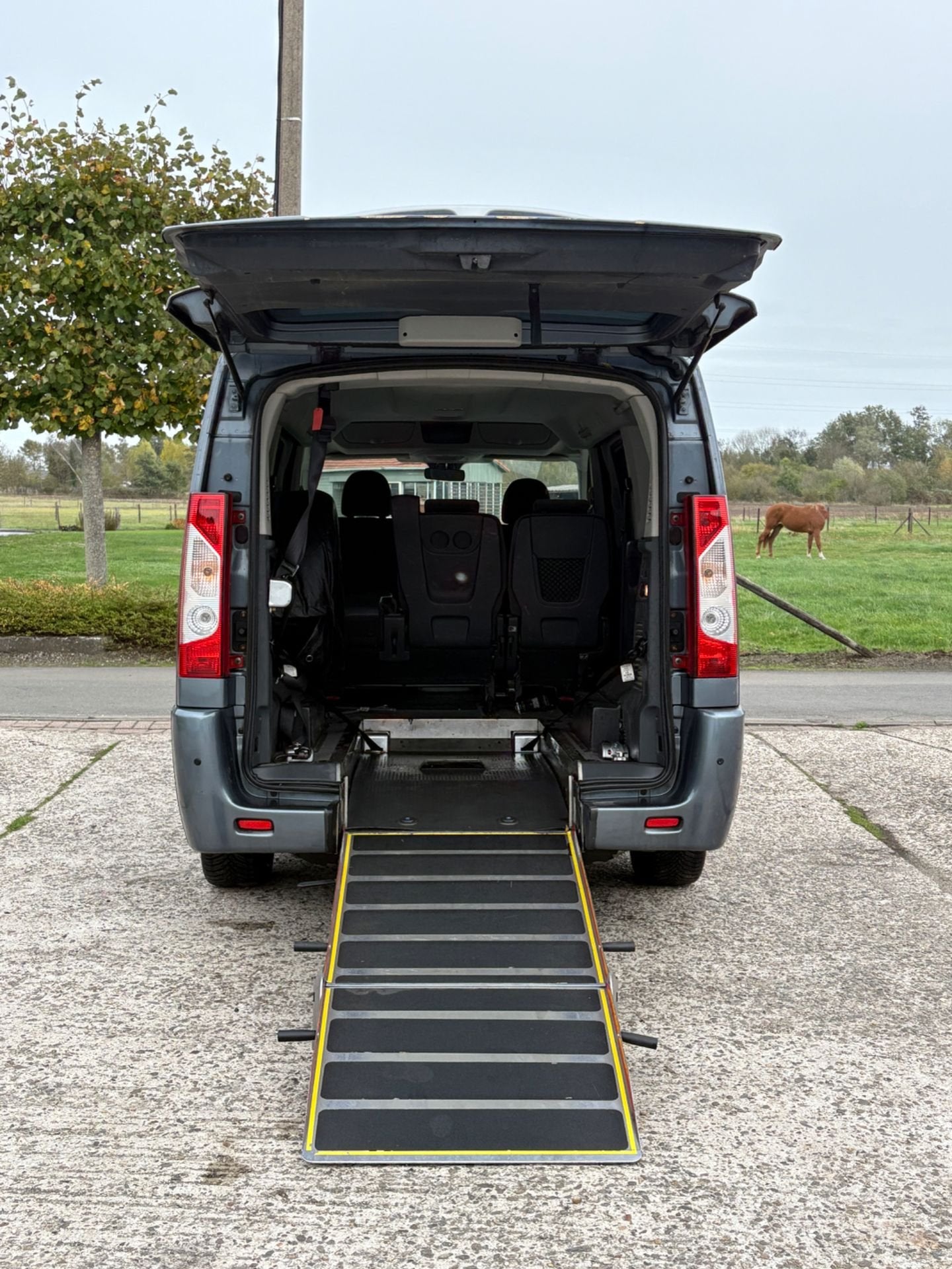 ♿️Peugeot Expert 2.0HDI Rolstoel Invalide TPMR, Auto's, Euro 5, Monovolume, Gebruikt, 93 kW