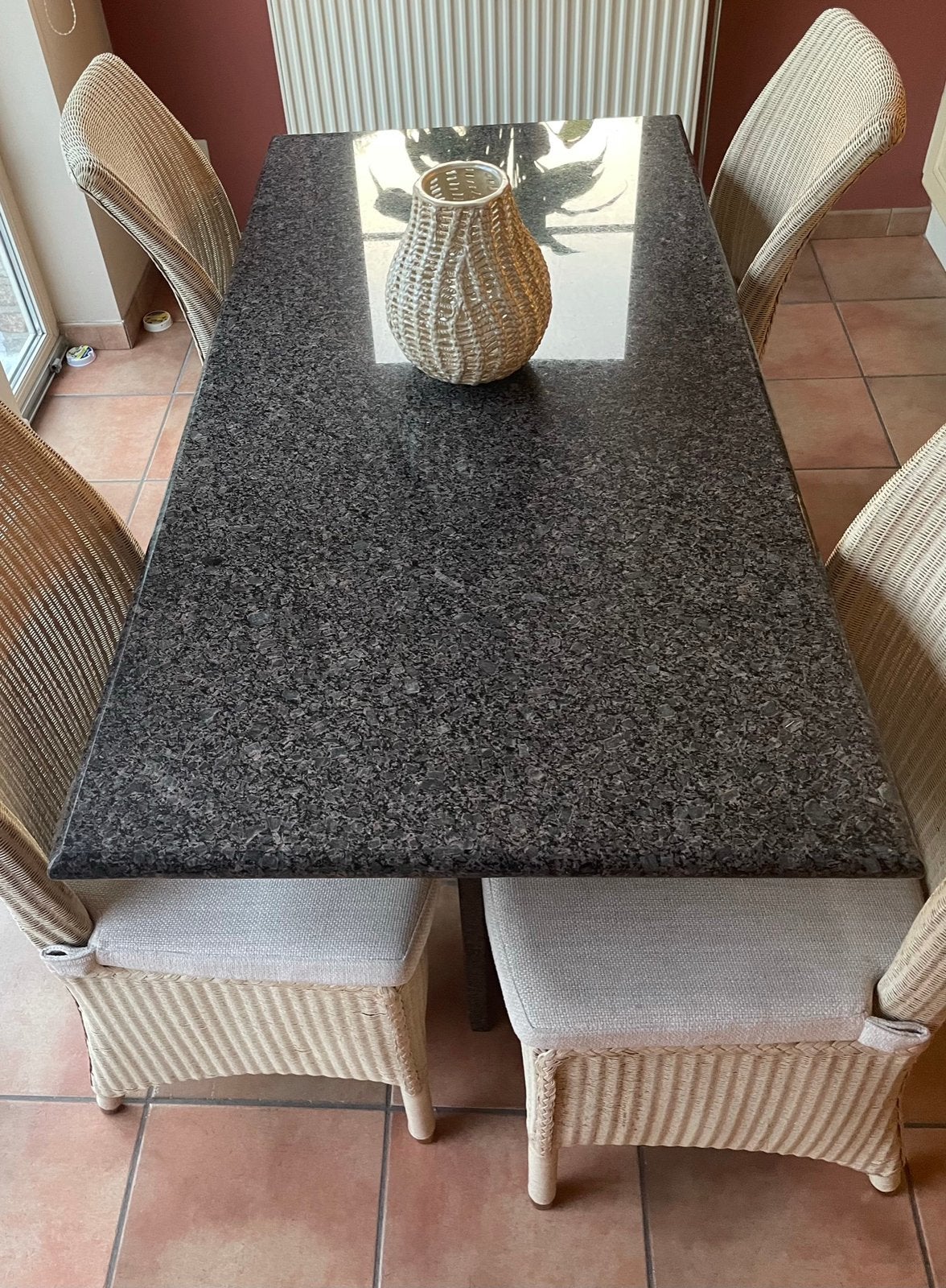 Granieten 4-persoons tafel, Maison & Meubles, 100 à 150 cm, Quatre personnes, Comme neuf, Enlèvement