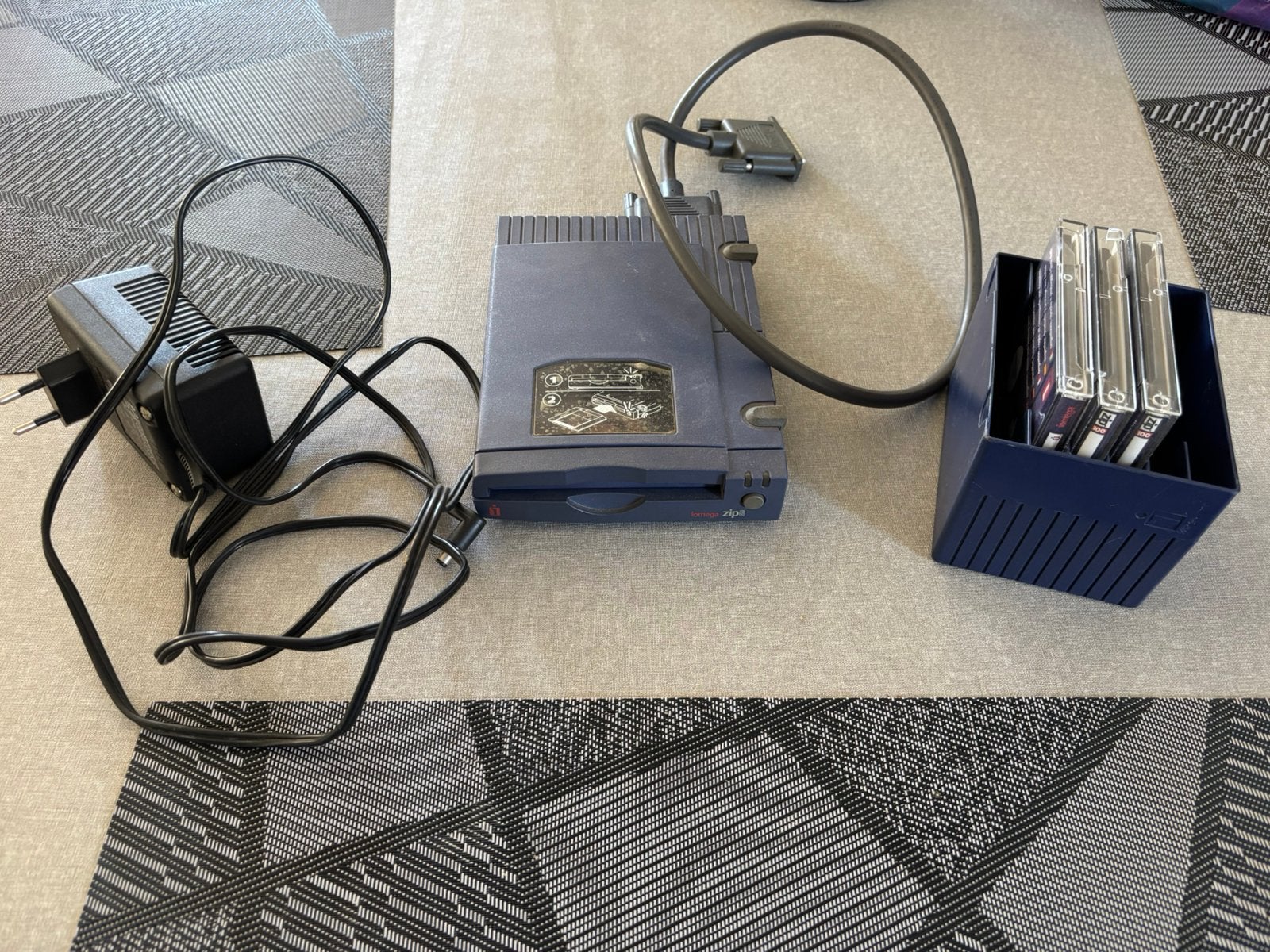Iomega Zip drive met voeding en Zip disks – vintage opslag, Computers en Software, Vintage Computers, Ophalen