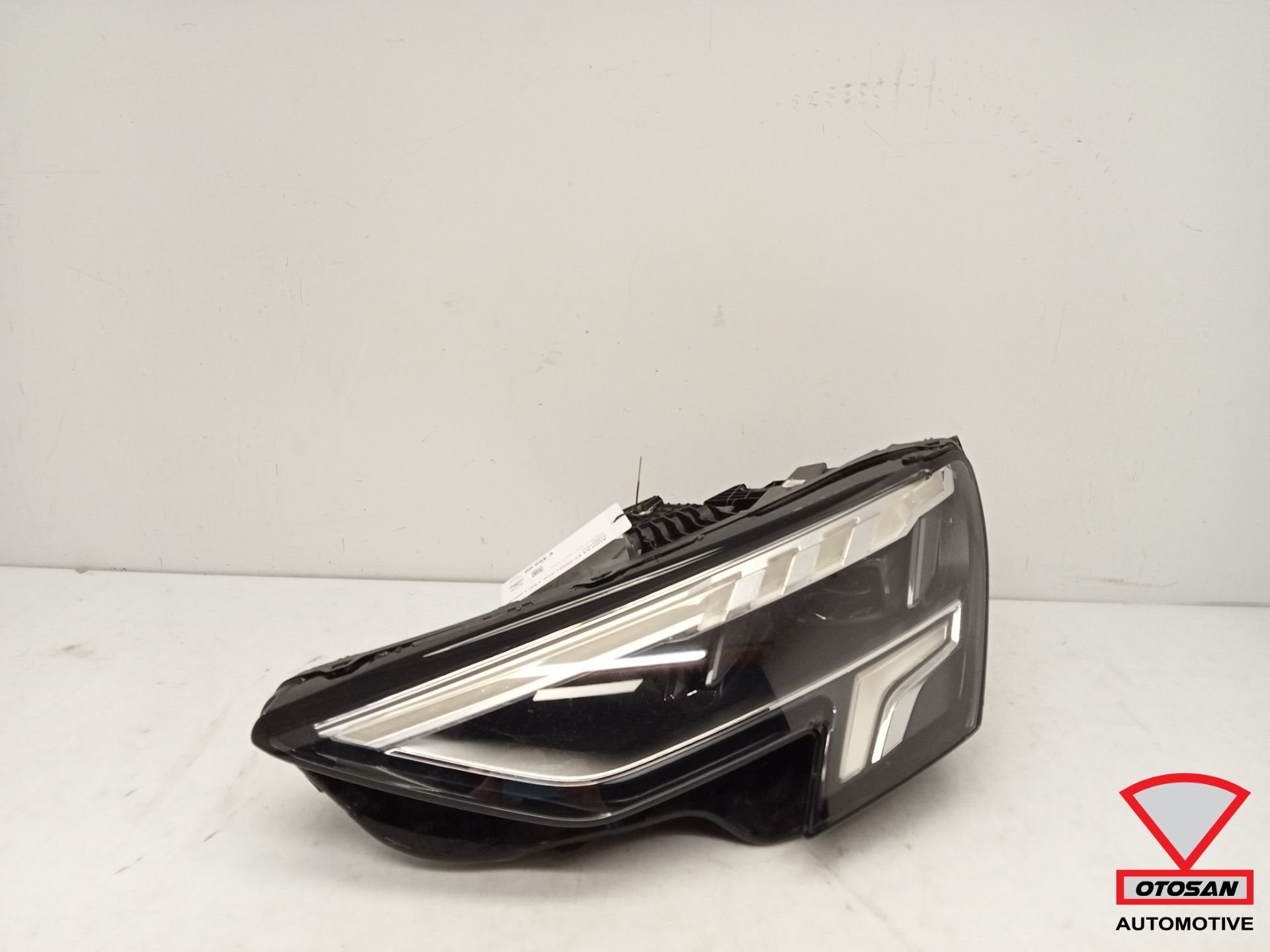 Audi A3 8Y 2020+ Vol LED Koplamp Links 8Y0941033, Auto-onderdelen, Gebruikt, AUDI AG, Auto-Union-Strasse 1
85045  Ingolstadt, DE