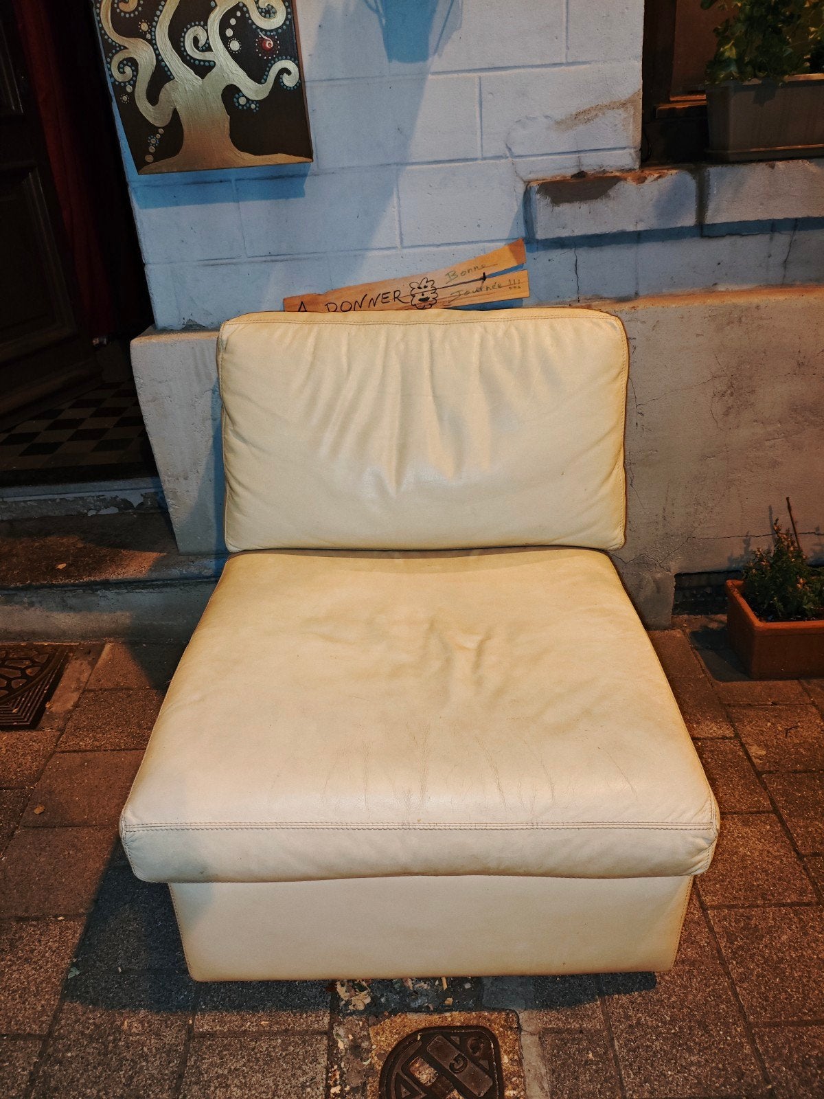 Fauteuil en cuir blanc bon état, Maison & Meubles, Fauteuils, Enlèvement, Cuir