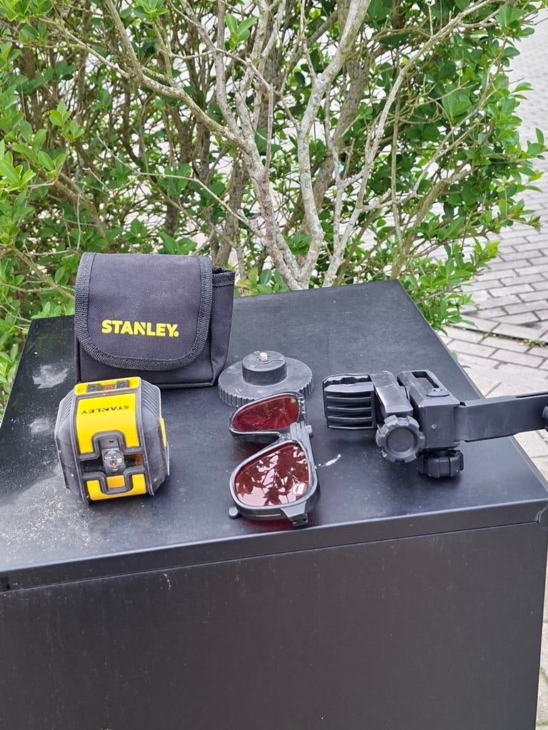 Laser stanley zowel verticaal en horizontaal tegelijk, Ophalen