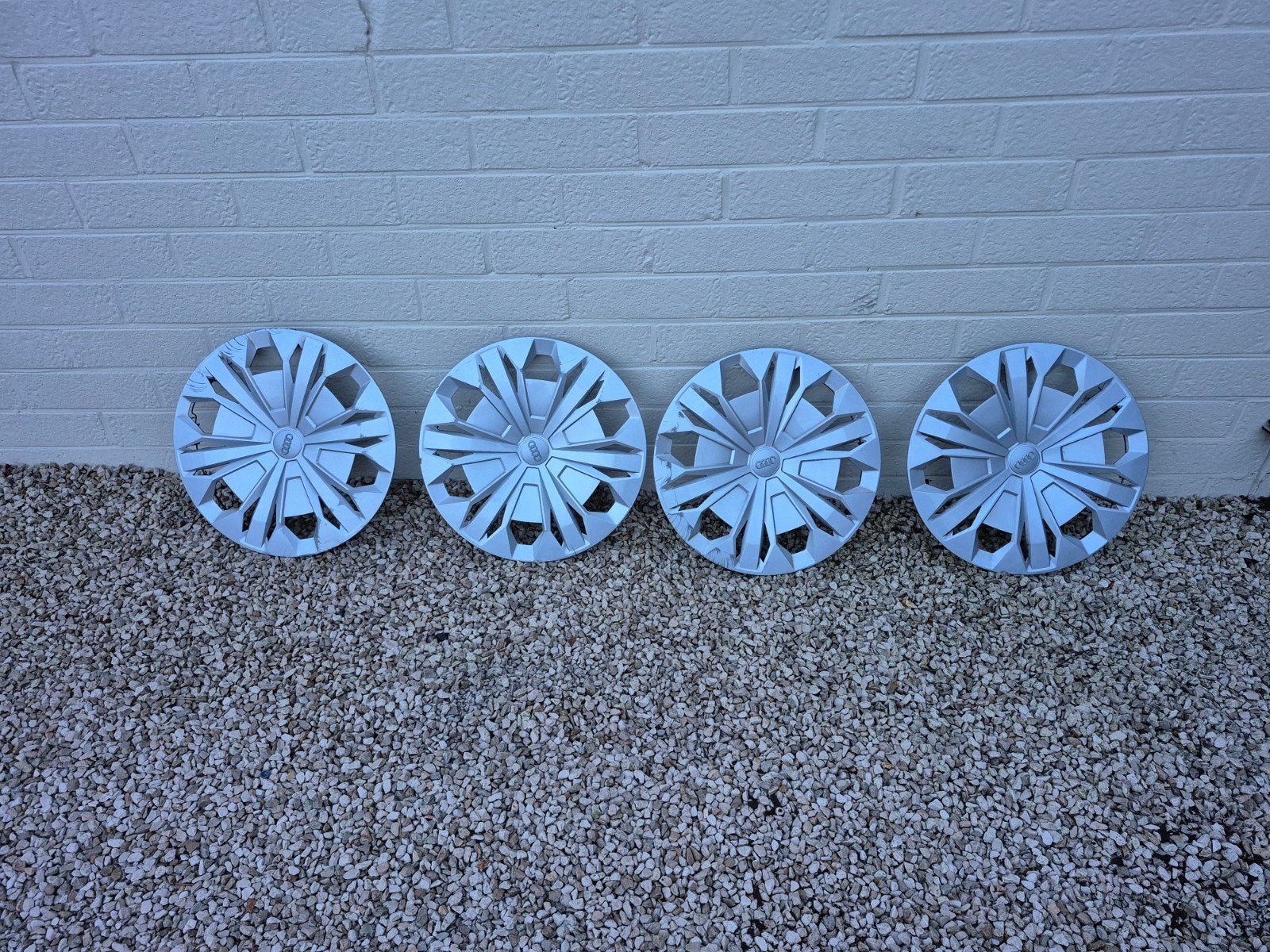 Set de 4 enjoliveurs Audi Q3 17 pouces, Enlèvement