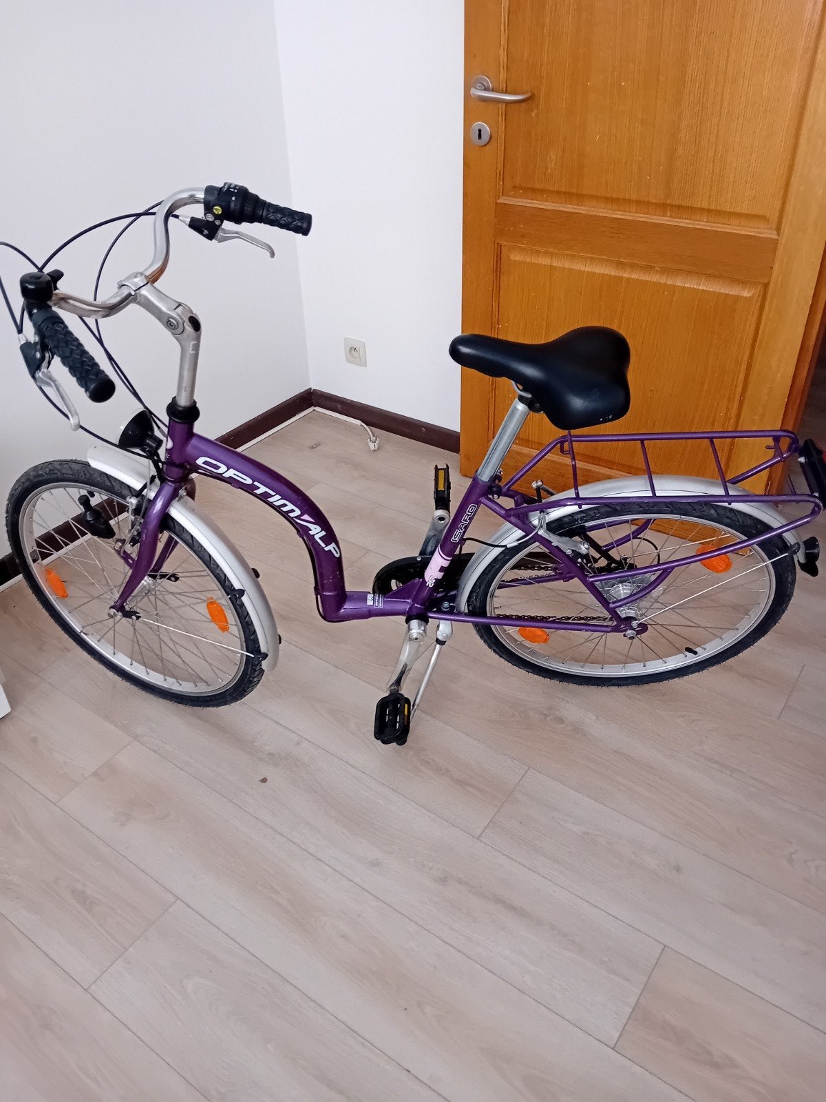 Vélo optim Alp en parfait état
24 pouces, Enlèvement