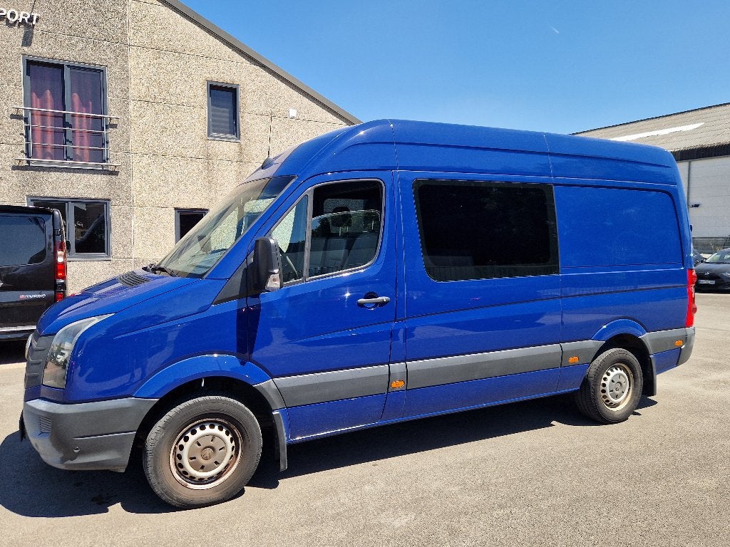 Volkswagen CRAFTER 2,5 TDI Automatique, clima, camera, 100 kW, Euro 5, Achat, 4 portes