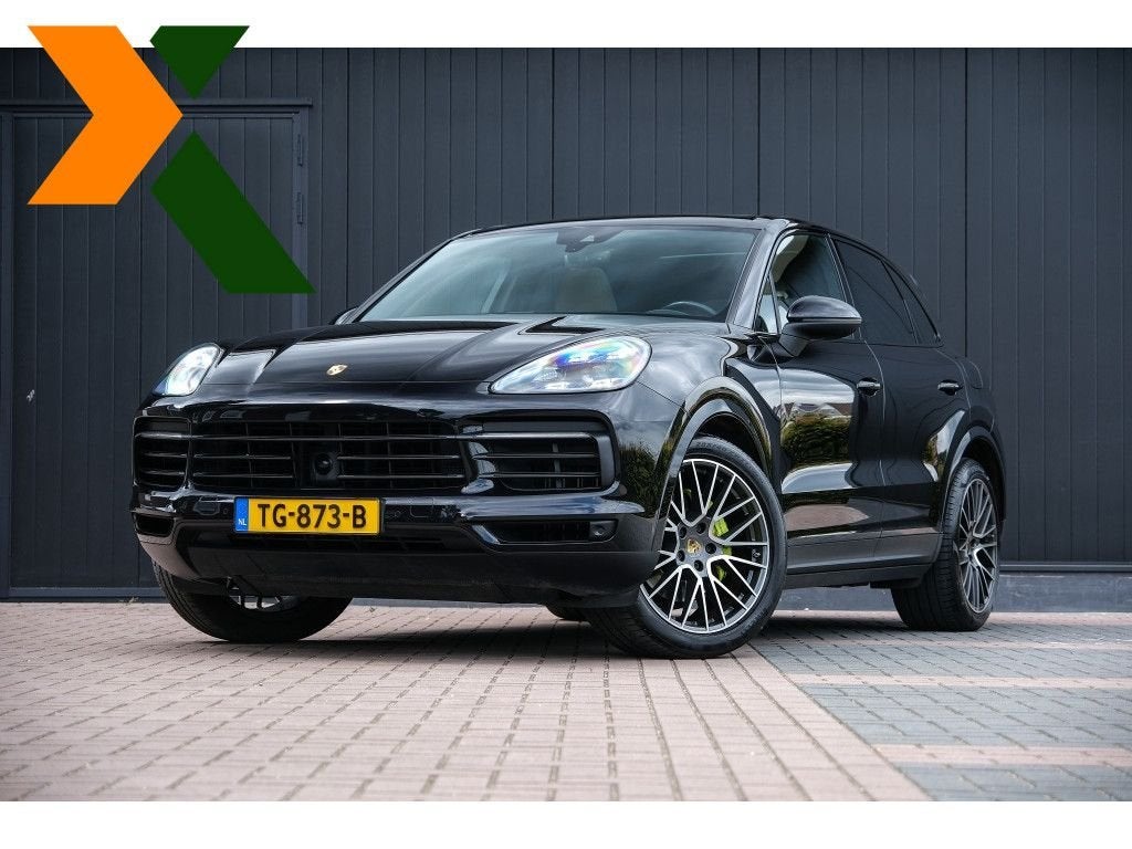Porsche Cayenne 3.0 E-Hybrid | Panodak | SportChrono | 21"LM, Automaat, Cayenne, 14 kWh, Zwart