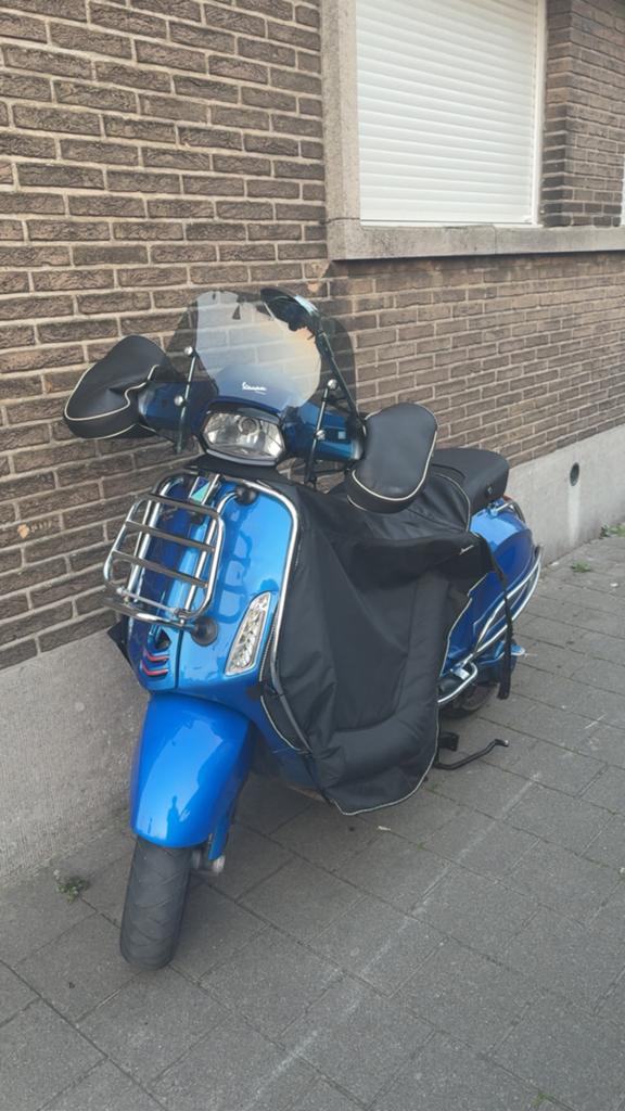 Vespa sprint 80cc, Fietsen en Brommers, Scooters | Vespa, Ophalen, Zo goed als nieuw