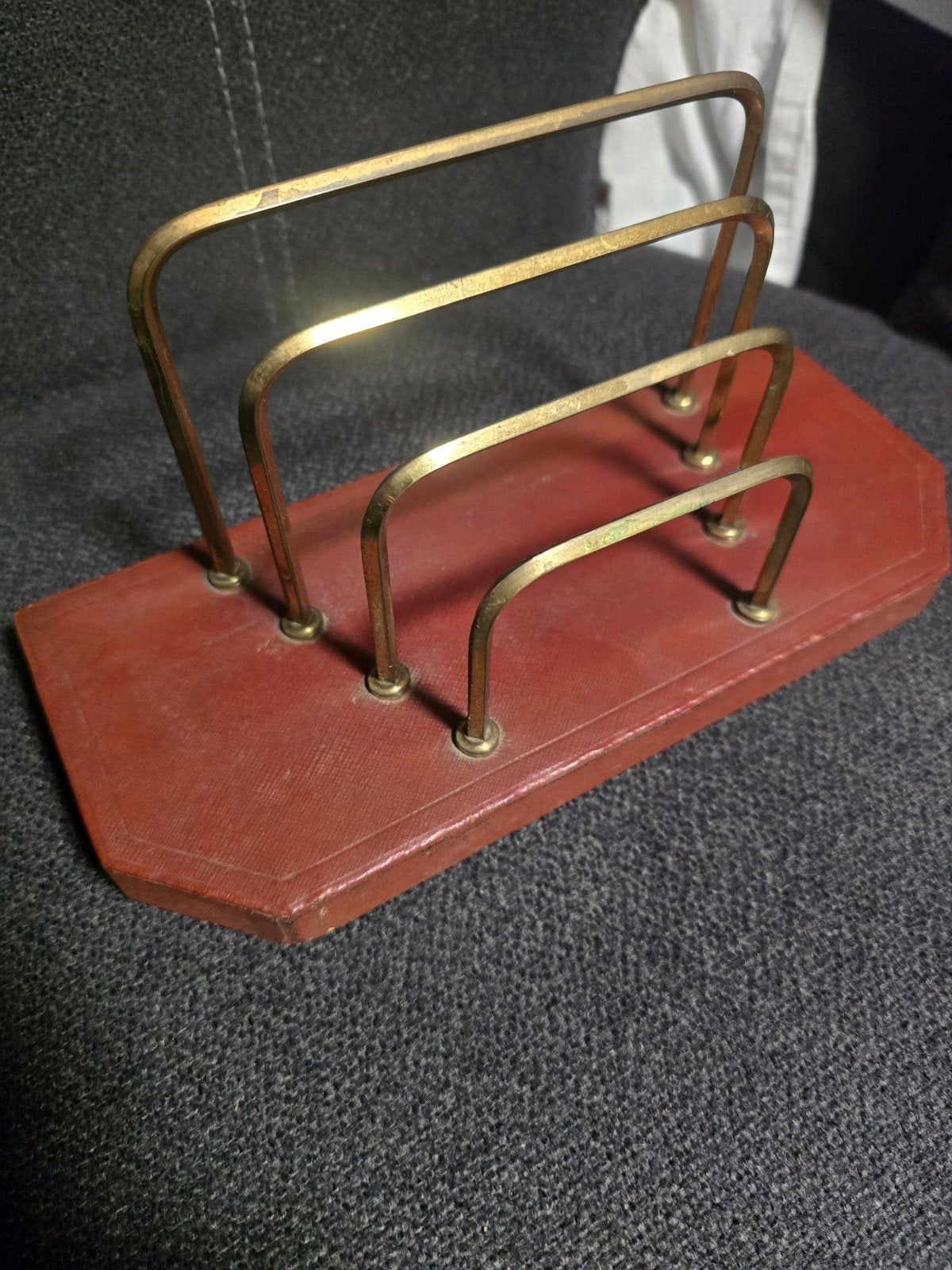 vintage mid-century brievenhouder met messing beugels, Ophalen of Verzenden
