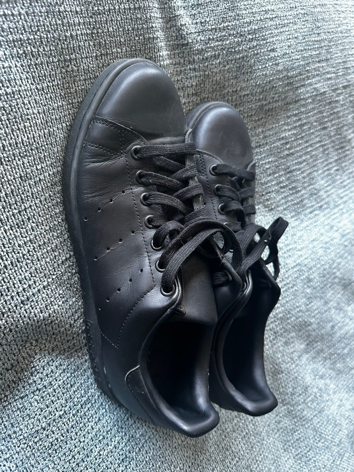 Adidas 43,5, Enlèvement ou Envoi, Chaussures à lacets, Comme neuf, Noir