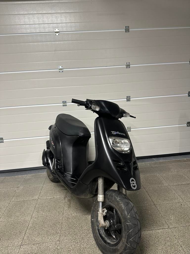 Piaggio gilera typhoon, Fietsen en Brommers, Scooters | Piaggio, Zo goed als nieuw, Ophalen