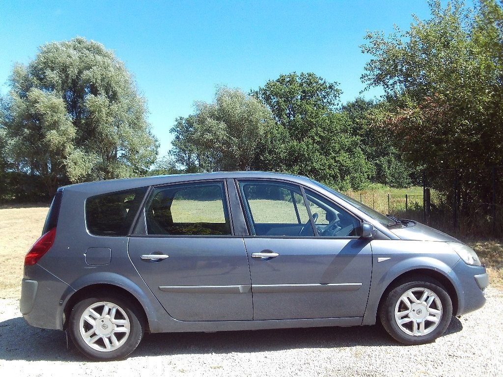Renault Grand Scenic LEDER 7 PLAATSEN PANO-DAK 131PK 1st eig, Autos, Renault, Cuir, Argent ou Gris, Achat, Entreprise