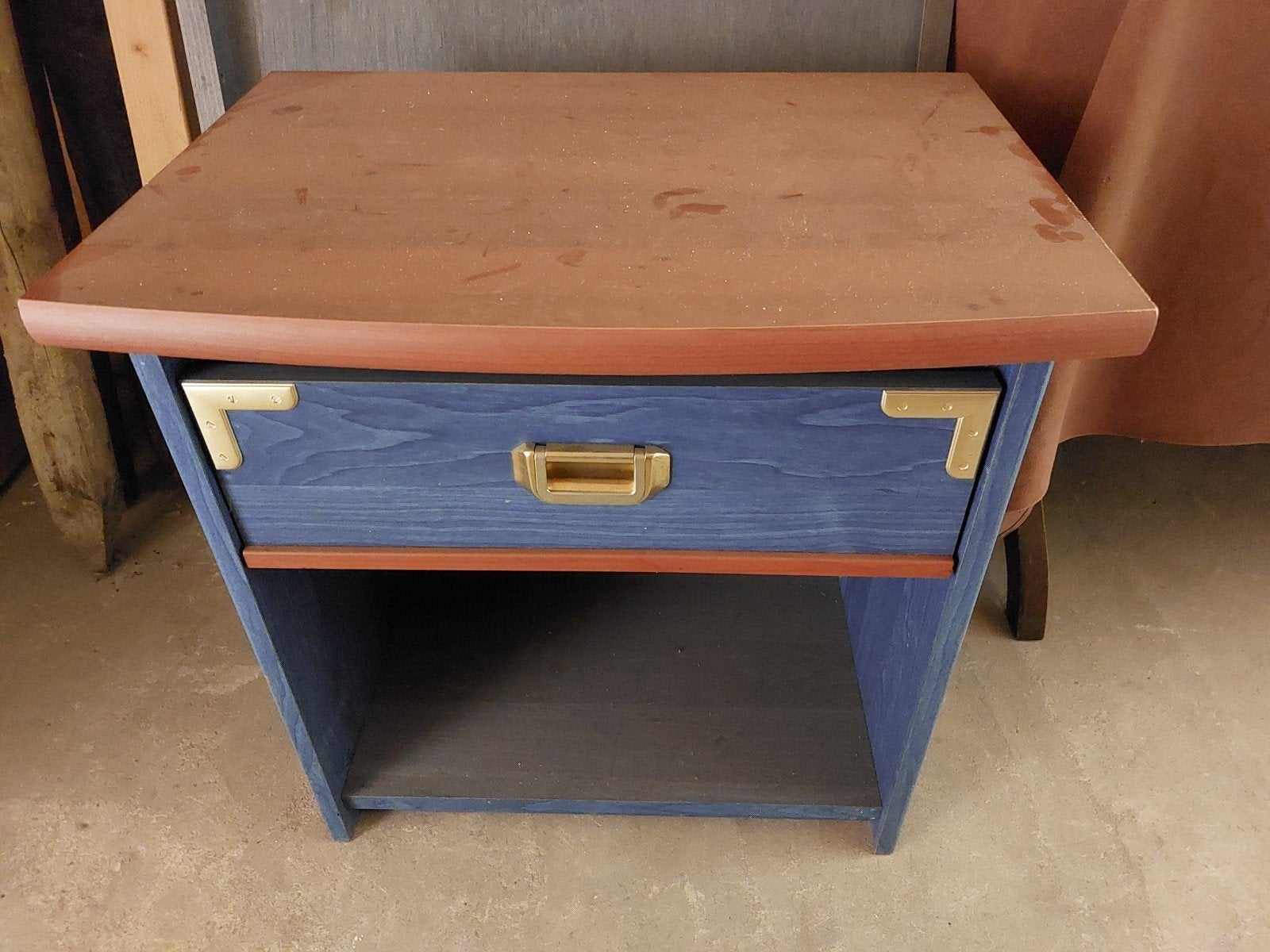 Table de chevet, Enlèvement