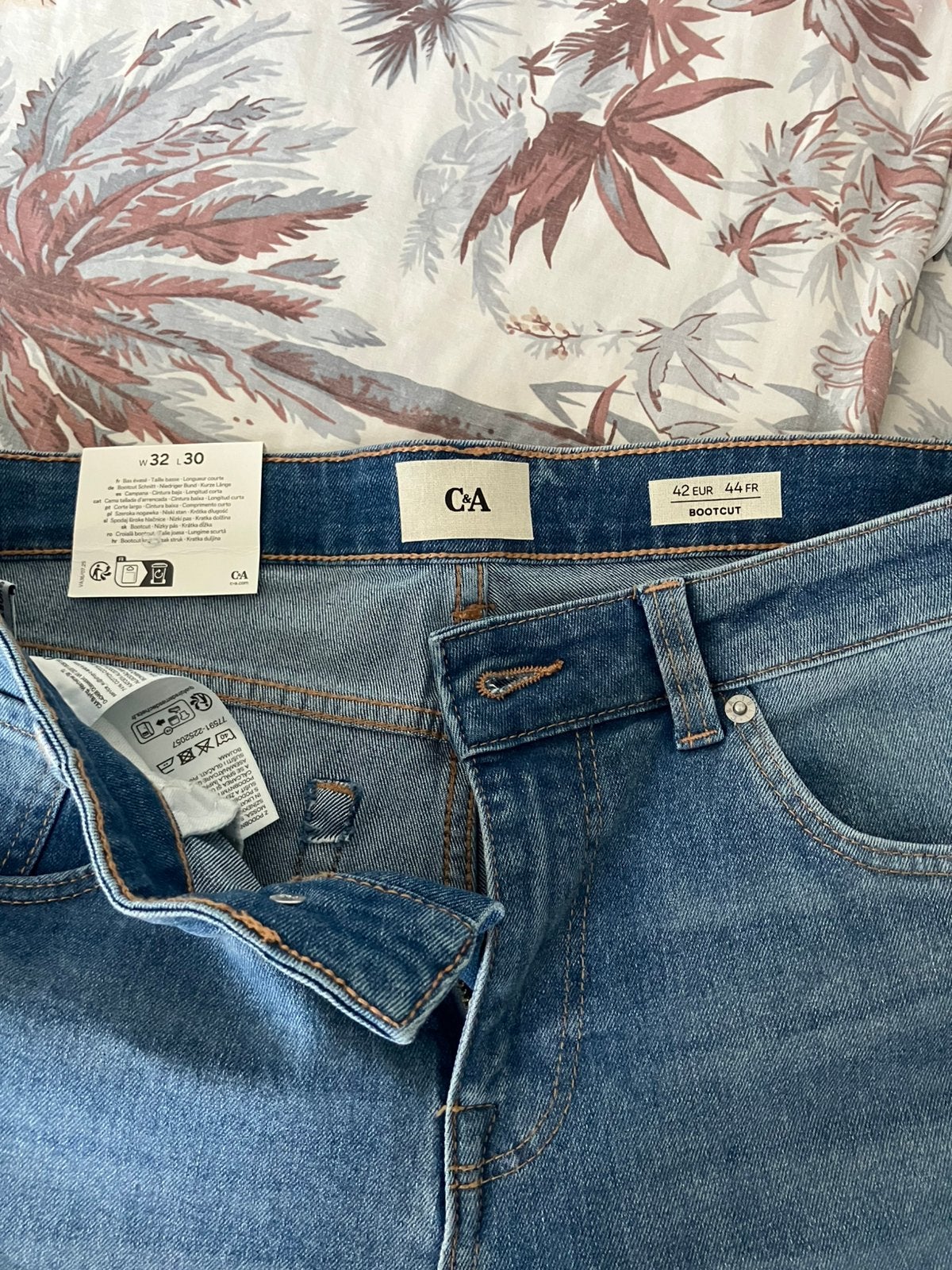 Nıeuw dames jeansbroek, Kleding | Heren, Spijkerbroeken en Jeans, Ophalen of Verzenden, Zo goed als nieuw
