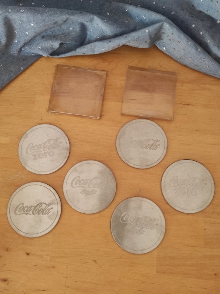 6 onderzetters voor glazen Coca Cola silver kleurig in doos, Verzamelen, Ophalen, Zo goed als nieuw, Gebruiksvoorwerp